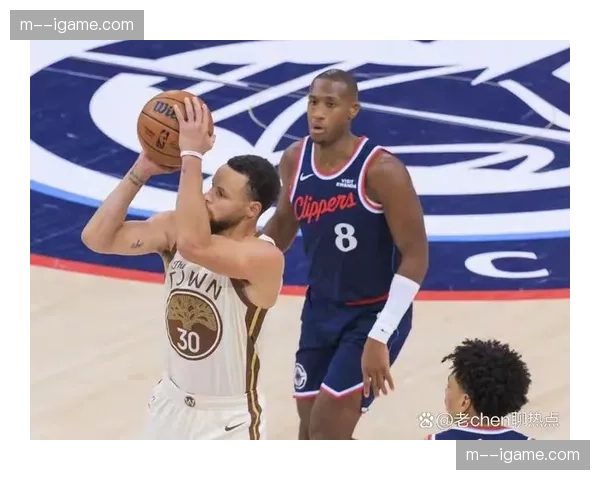 附加赛首日：勇士快船激战至最后时刻，库里关键三分锁定胜局